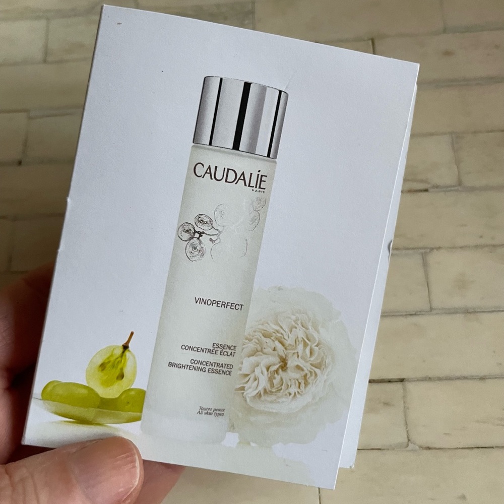 Caudalie Vinoperfect Brightening Essence concentrated brightening serum MINI